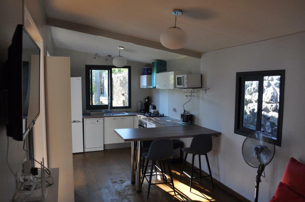 Апартаменты Ti Joli Caz En Bois Saint-Gilles-les Hauts Экстерьер фото